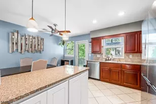 561 Rogers Dr, Roxbury Township, NJ 07850 - Photo 6