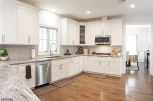 67 Bluffs Ct, Hamburg, NJ 07419 - Photo 4
