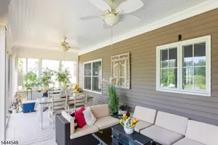 67 Bluffs Ct, Hamburg, NJ 07419 - Photo 10