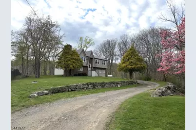 29 Billings Rd, Hopatcong, NJ 07843 - Photo 2