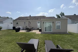 36 Maplewood Ave, Woodbridge Township, NJ 07067 - Photo 4