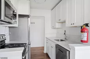 100 Pierson Miller Dr, Pompton Lakes, NJ 07442 - Photo 8