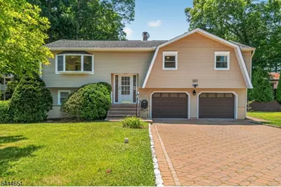 25 Cleveland Ave, East Hanover Township, NJ 07936 - Photo 2