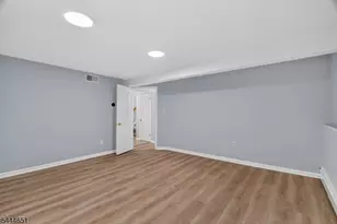25 Cleveland Ave, East Hanover Township, NJ 07936 - Photo 30