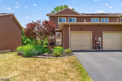 8 Saxonney Cir, Raritan Township, NJ 08822 - Photo 2