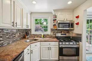27 Edgewood Ave, Springfield, NJ 07081 - Photo 8