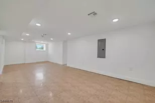 65 Eastern Pkwy, Newark, NJ 07106 - Photo 28