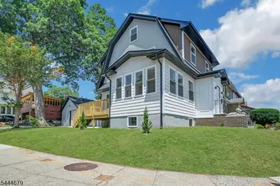 65 Eastern Pkwy, Newark, NJ 07106 - Photo 2