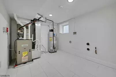 65 Eastern Pkwy, Newark, NJ 07106 - Photo 34
