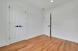 65 Eastern Pkwy, Newark, NJ 07106 - Photo 22