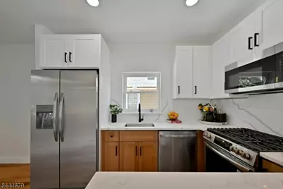 65 Eastern Pkwy, Newark, NJ 07106 - Photo 12