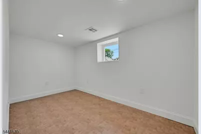 65 Eastern Pkwy, Newark, NJ 07106 - Photo 30