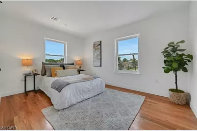 65 Eastern Pkwy, Newark, NJ 07106 - Photo 18
