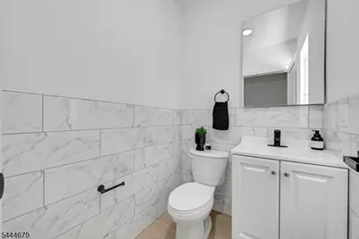 65 Eastern Pkwy, Newark, NJ 07106 - Photo 14