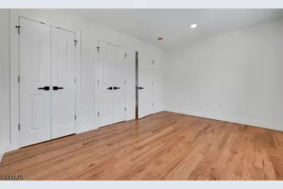 65 Eastern Pkwy, Newark, NJ 07106 - Photo 24