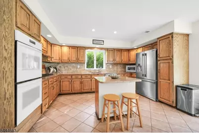 2 Chester Woods Dr, Chester, NJ 07930 - Photo 8
