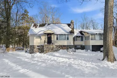 407 Diggles Pl, Vernon, NJ 07422 - Photo 2