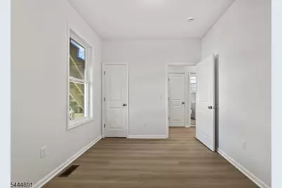 18 Charles St, Bloomfield, NJ 07003 - Photo 8