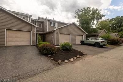 107 Rock Ledge Ter, Haledon, NJ 07508 - Photo 2