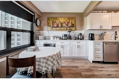 2 Claridge Dr #M W, Verona, NJ 07044 - Photo 8