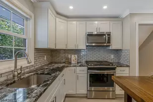 307 Minute Arms Rd, Union Township, NJ 07083 - Photo 10