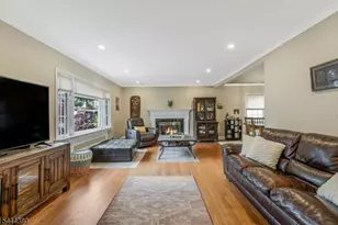307 Minute Arms Rd, Union Township, NJ 07083 - Photo 4