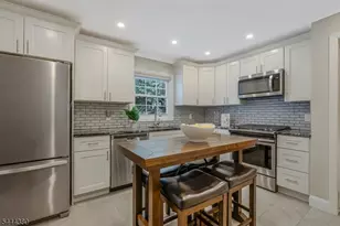 307 Minute Arms Rd, Union Township, NJ 07083 - Photo 8