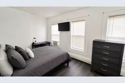 142 E Jersey St, Elizabeth, NJ 07206 - Photo 4