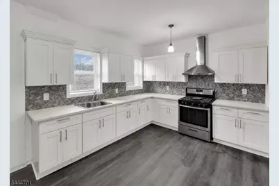 142 E Jersey St, Elizabeth, NJ 07206 - Photo 2