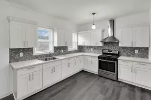 142 E Jersey St, Elizabeth, NJ 07206 - Photo 2
