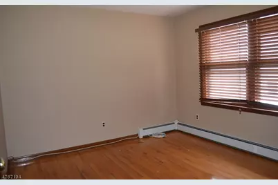 245 Orchard St, Elmwood Park, NJ 07407 - Photo 14