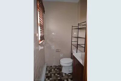 245 Orchard St, Elmwood Park, NJ 07407 - Photo 12