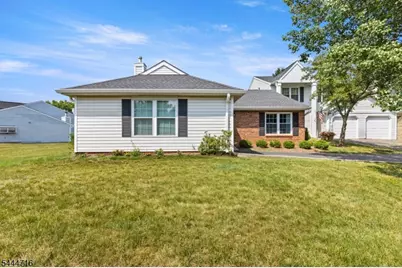 357 Cotswold Pl, Franklin Township, NJ 08873 - Photo 2