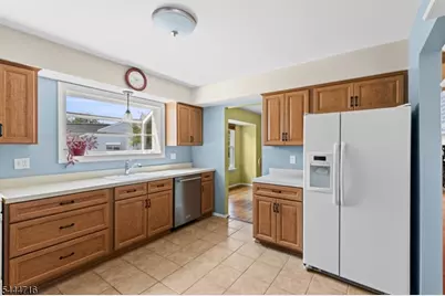 357 Cotswold Pl, Franklin Township, NJ 08873 - Photo 12