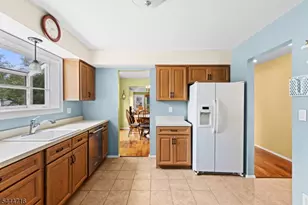 357 Cotswold Pl, Franklin Township, NJ 08873 - Photo 14