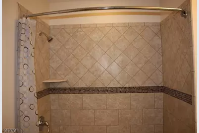 147 Castle Ridge Dr, East Hanover Township, NJ 07936 - Photo 12