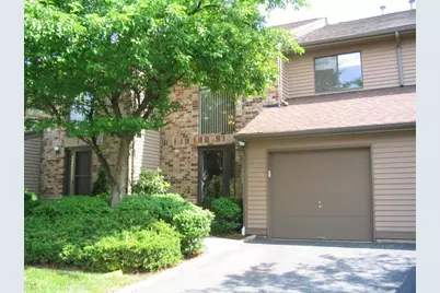 147 Castle Ridge Dr, East Hanover Township, NJ 07936 - Photo 2