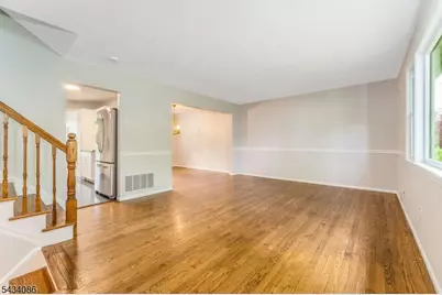10 Lynnfield Ter, Lopatcong Township, NJ 08865 - Photo 4