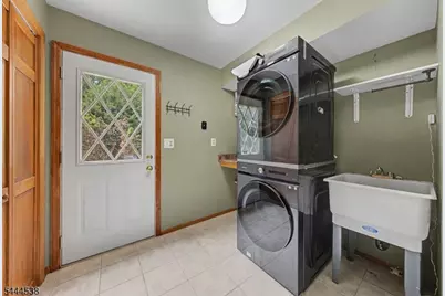 4 Unneberg Ave, Roxbury Township, NJ 07876 - Photo 8