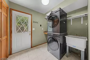 4 Unneberg Ave, Roxbury Township, NJ 07876 - Photo 8