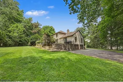 4 Unneberg Ave, Roxbury Township, NJ 07876 - Photo 30