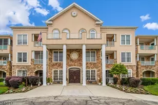 202 Cleveland Ln, Rockaway Township, NJ 07866 - Photo 2