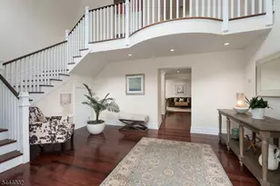 8 Flanders Valley Ct, Montgomery Township, NJ 08558 - Photo 2