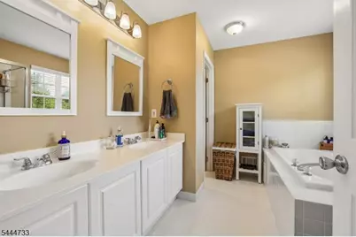 10 Redmond Ct, Bridgewater, NJ 08807 - Photo 16