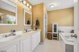 10 Redmond Ct, Bridgewater, NJ 08807 - Photo 16