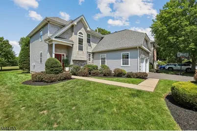 10 Redmond Ct, Bridgewater, NJ 08807 - Photo 2