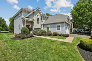 10 Redmond Ct, Bridgewater, NJ 08807 - Photo 2