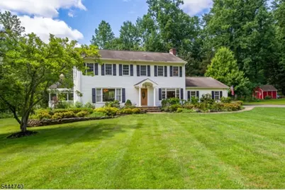 9 Francis Ln, Chester, NJ 07930 - Photo 2