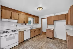 75 Welshs Ln, Franklin Township, NJ 08873 - Photo 8