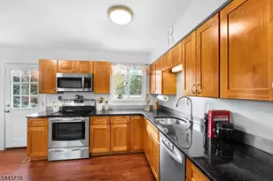 17 Muscotah Rd, Vernon, NJ 07422 - Photo 4